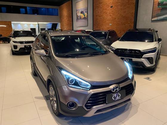 HYUNDAI HB20X 1.6 16V PREMIUM FLEX 4P AUTOMÁTICO